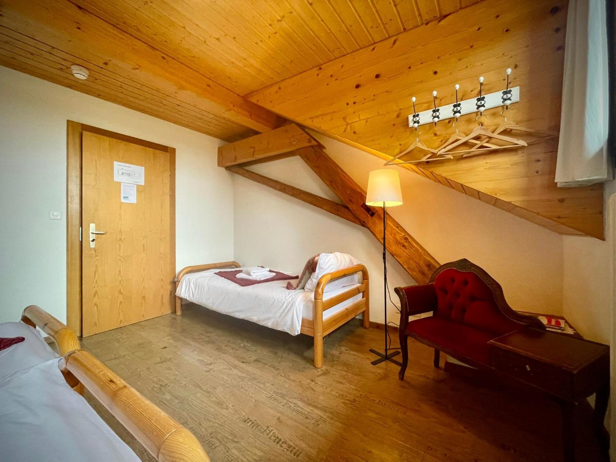 Hotel Restaurant Du Marchairuz Le Brassus Екстер'єр фото