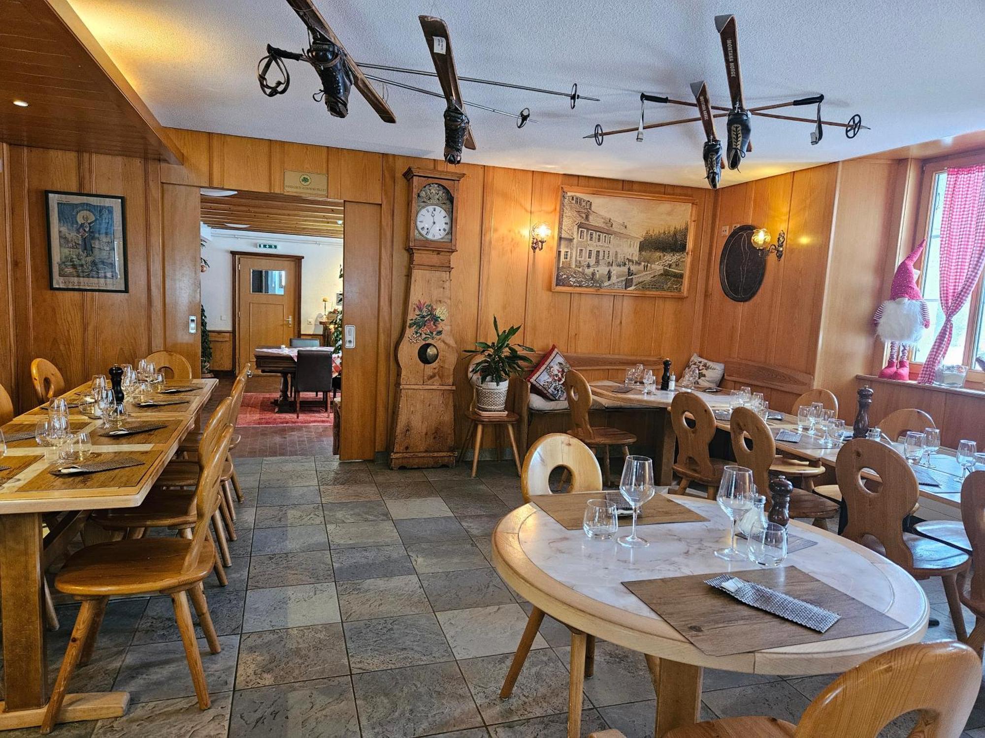 Hotel Restaurant Du Marchairuz Le Brassus Екстер'єр фото